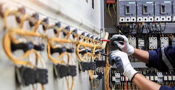 Professional Electrician technician working in Olmos Park, TX
